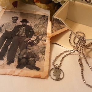 ANTIQUE U.S. 1941 MERCURY DIME HANDCRAVED PENDANT WITH 18" 925 STERLING CHAIN
